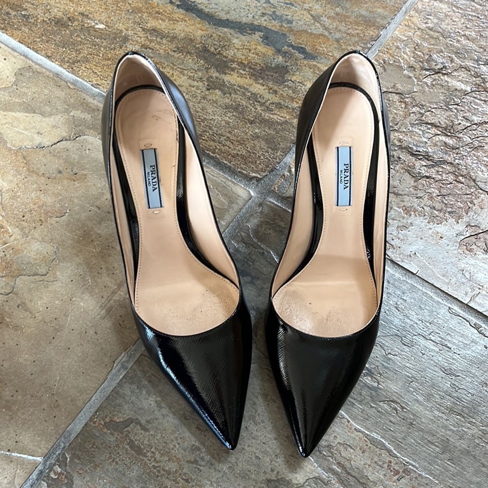 🍃💕Prada Black 85mm Textured Patent Leather Pump Size 40.5